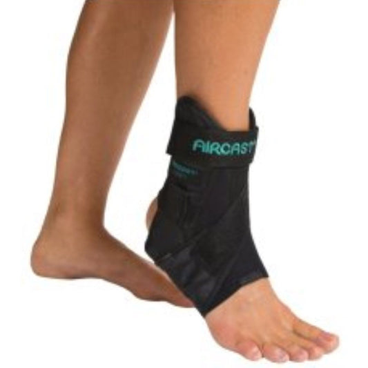 Aircast AirSport Ankle Brace  Left  Medium