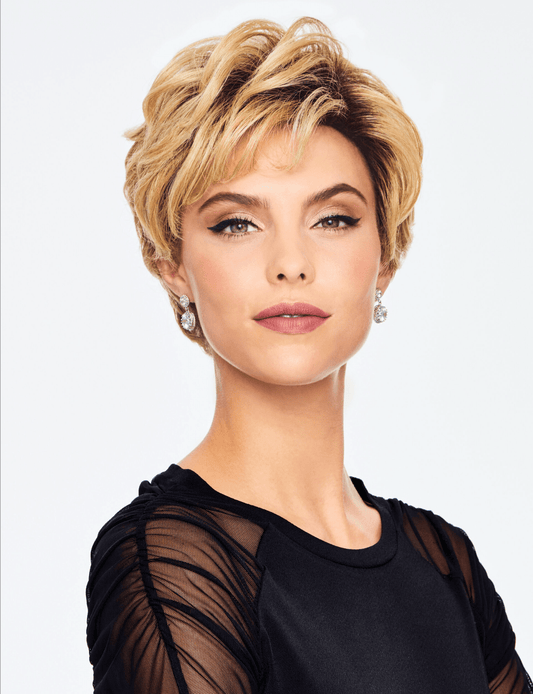 Hairdo Chic Wavy Jane Wig, Color SS14/88, New With Tags Hairpiece
