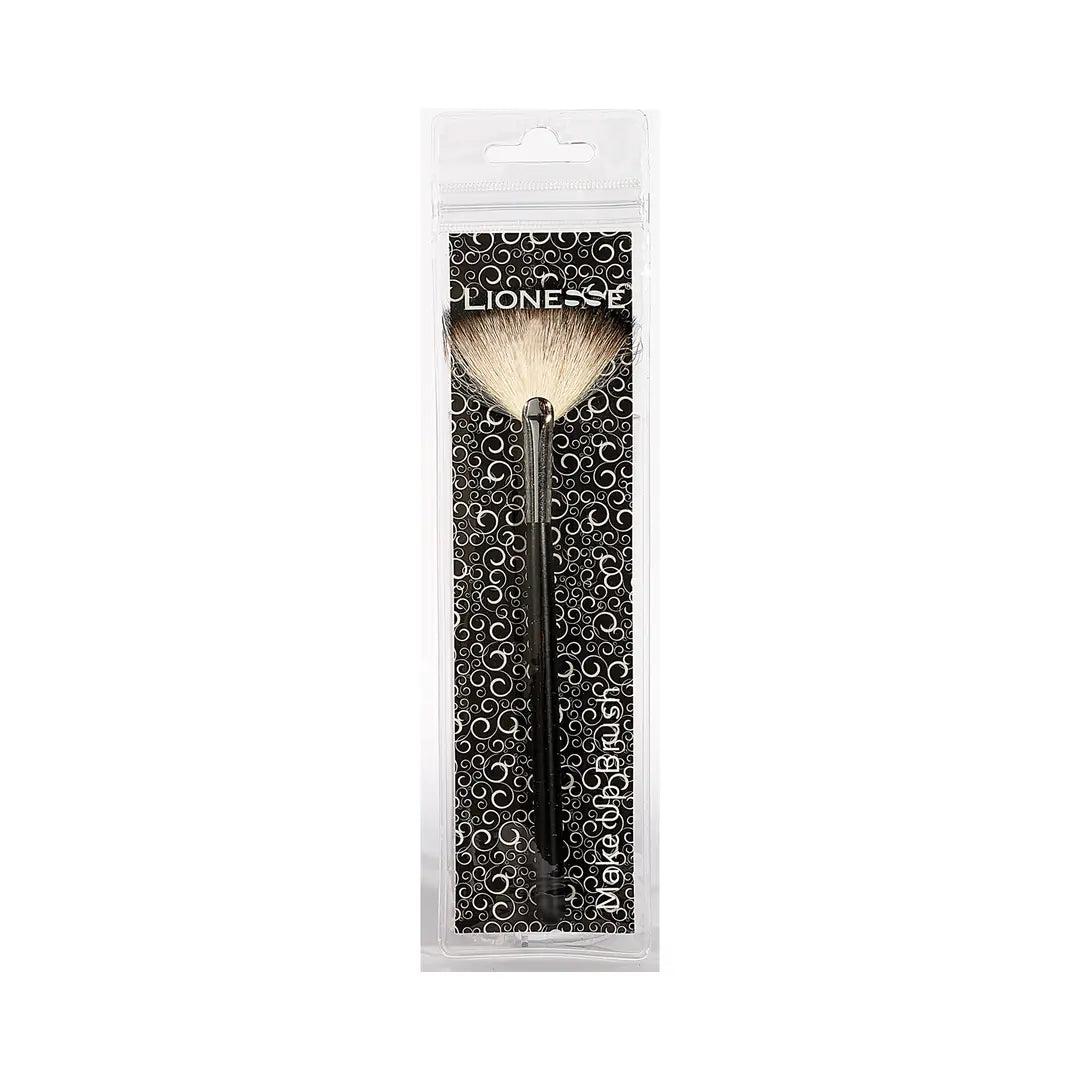 Tarko Lionesse 490 Eyeshadow Shading Brush for Precise Blending