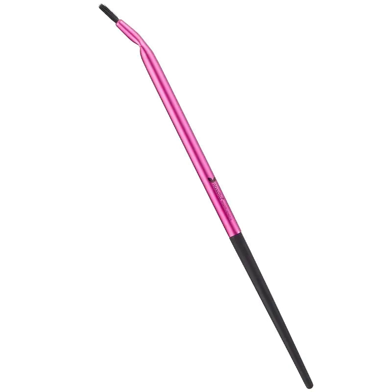 Nascita Angled Eyeliner Brush for Precise Lines
