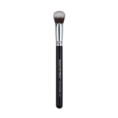 Nascita The Artist Oval Concealer Brush for Seamless Blending