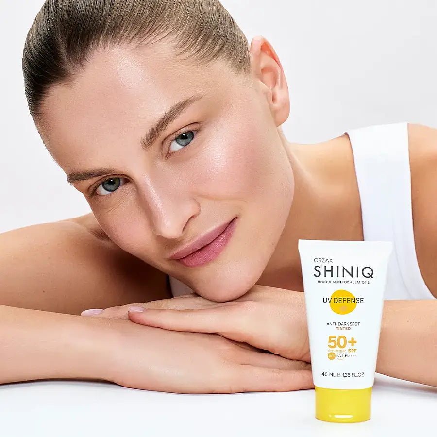 Shiniq Tinted Sunscreen SPF50+ Anti-Dark Spot Cream 40 ml