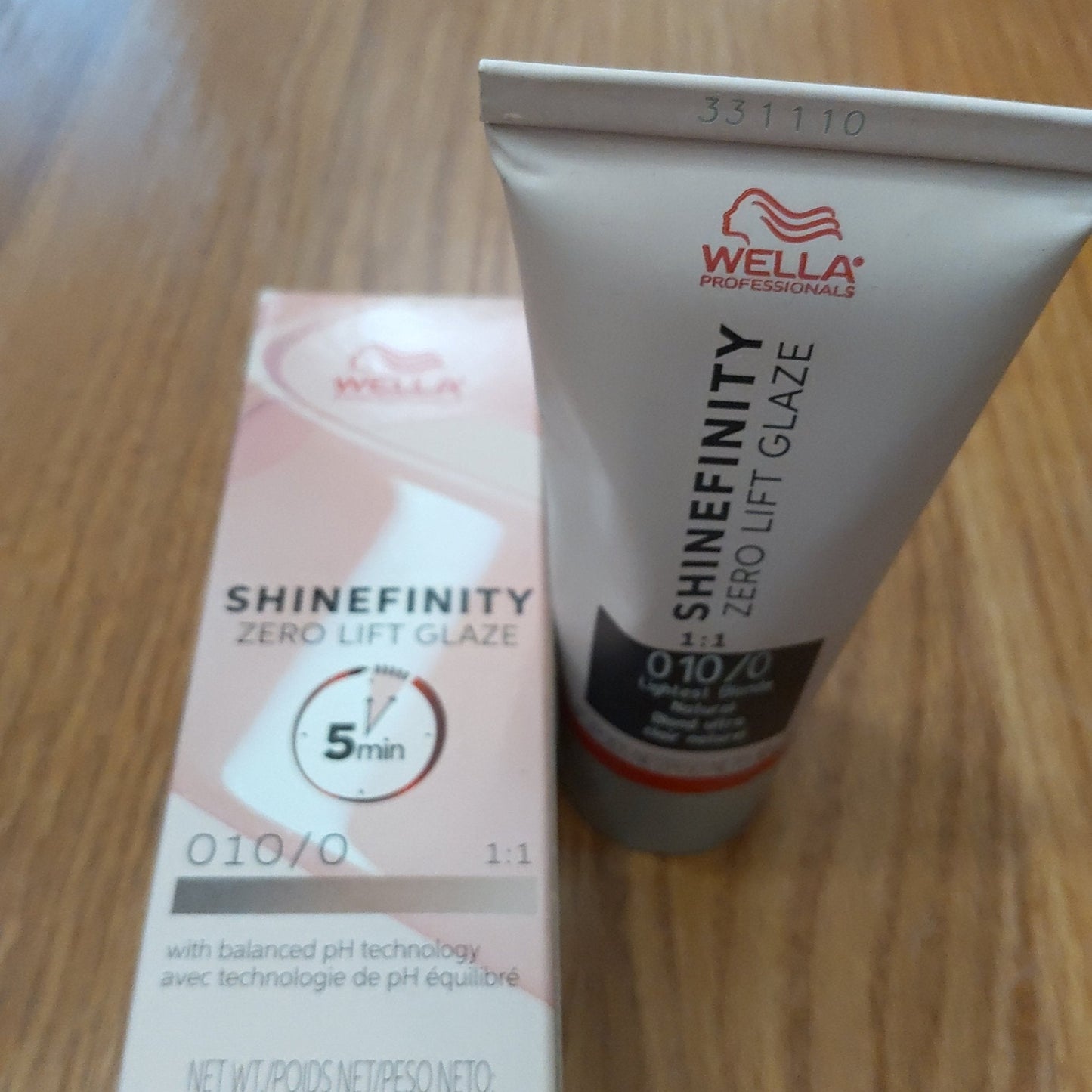 Wella Shinefinity Zero Lift Glaze 06/0 Hair Color, 2 oz